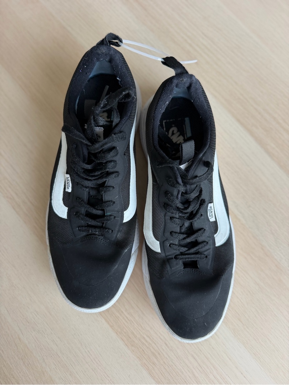 Vans UltraRange EXO Men's Black White Men’s 10.5 Sneakers Skate Shoes Casual